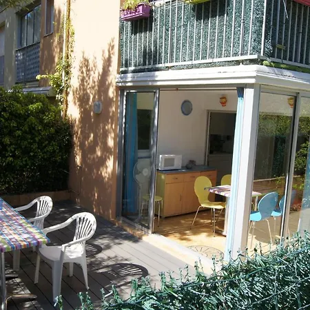 Апартаменты Lara 6 - Grand T2 Terrasse Loggia - Wc Indep - Parking - Quartier Calme Entre Centre-port Et Ile Des Loisirs Richelieu *