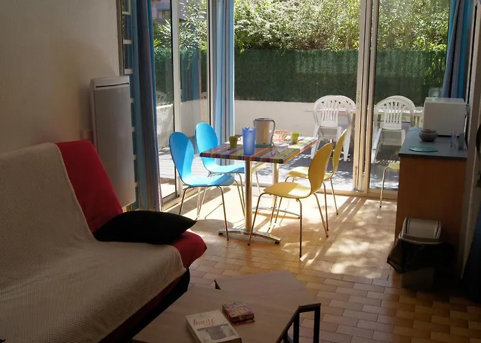 Lara 6 - Grand T2 Terrasse Loggia - Wc Indép - Parking - Quartier Calme Entre Centre-port Et île Des Loisirs Richelieu * Agde