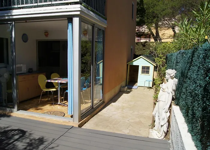 Lara 6 - Grand T2 Terrasse Loggia - Wc Indép - Parking - Quartier Calme Entre Centre-port Et île Des Loisirs Richelieu Agde